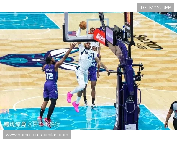 丹尼尔加福德有望复出迎赛季首秀独行侠大战活塞备受期待 丹尼尔加福德有望复出迎赛季首秀独行侠大战活塞备受期待