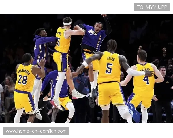 湖人拒绝交易里夫斯传闻,核心阵容暂稳:冠军之路不动摇 湖人拒绝交易里夫斯传闻,核心阵容暂稳:冠军之路不动摇