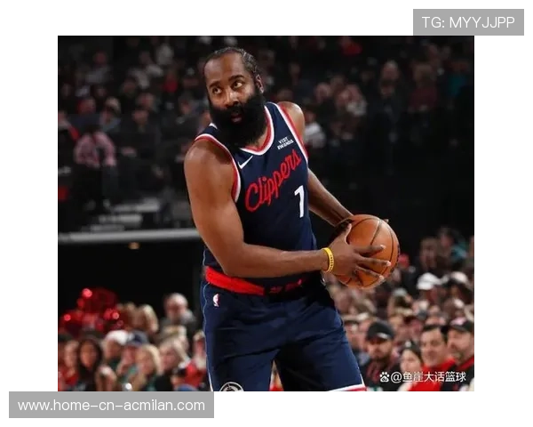 哈登站在弧顶观察，时间被重新分配