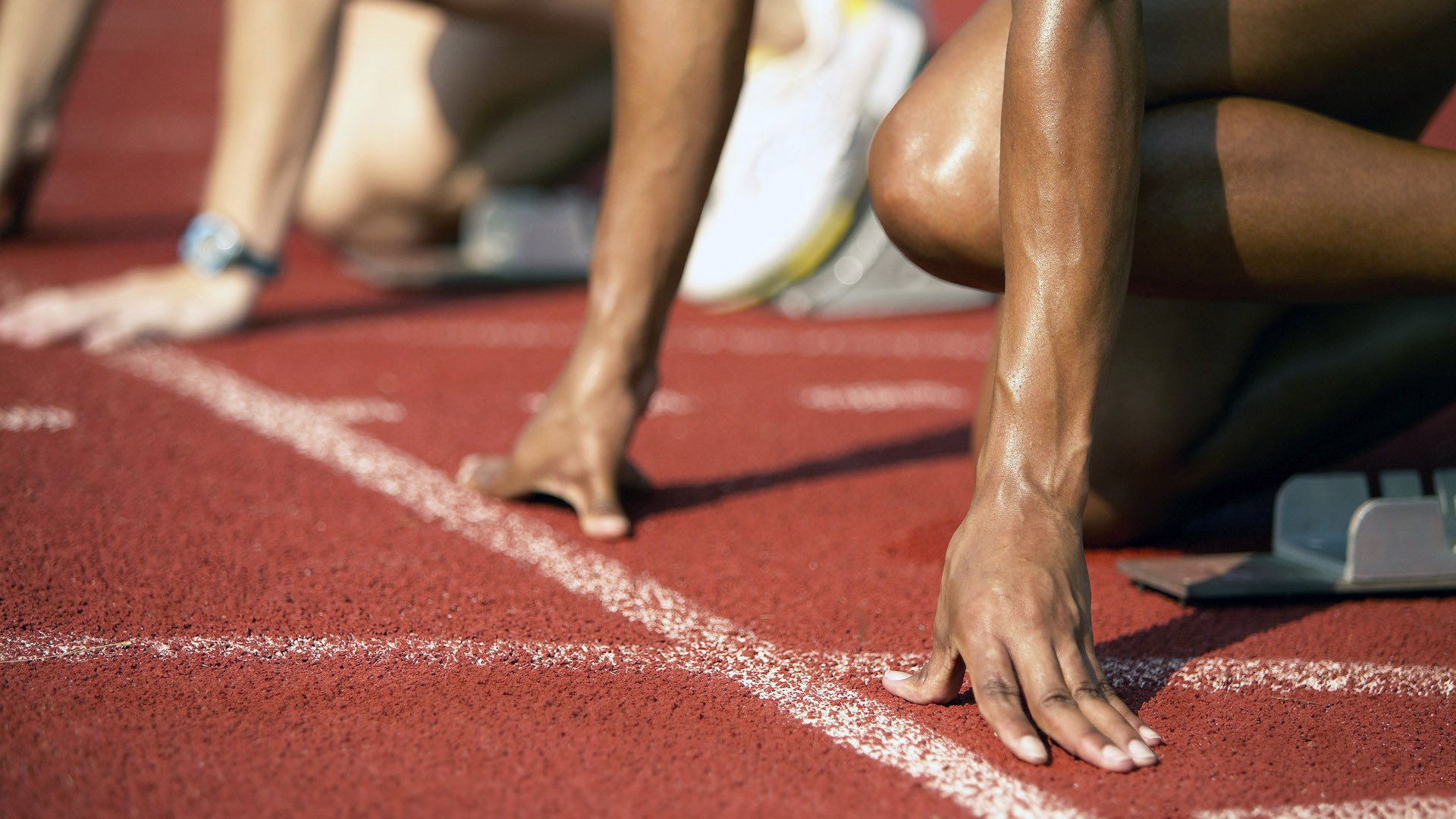 “高新体育中心：举重选手肩负全球期望，挑战世界纪录”